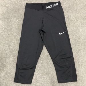 Girls Nike Pro Capri Leggings